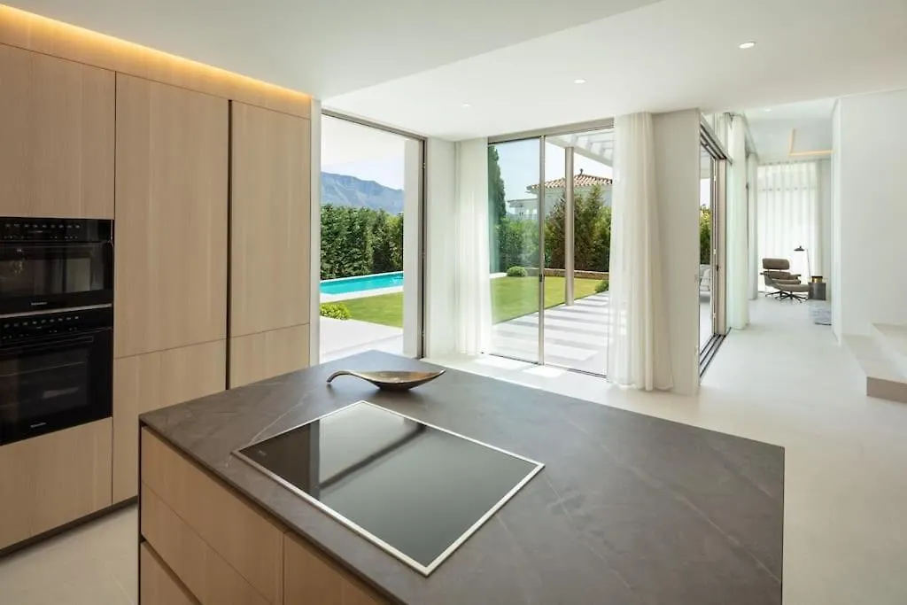 Amazing Modern Villa Located Mins From Beach Rdr234 マルベーリャ