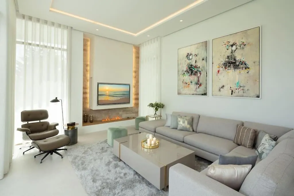 Amazing Modern Villa Located Mins From Beach Rdr234 マルベーリャ 0*,  スペイン